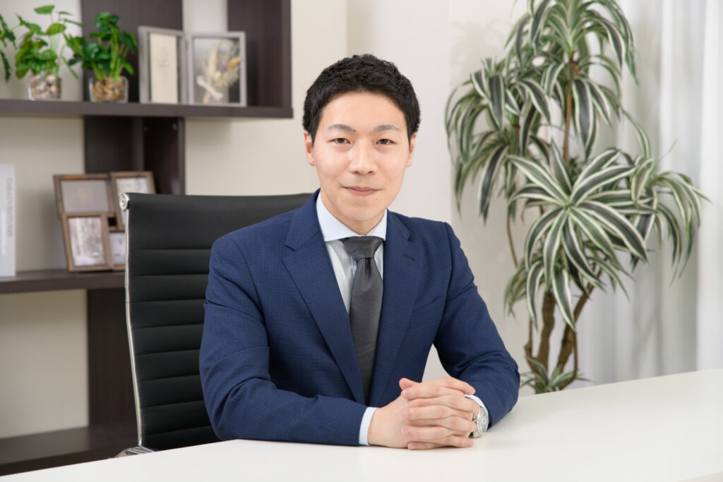 代表　粕谷幸祐